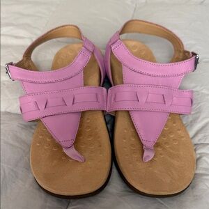 Bionic Lupe purple leather Strappy Sandals Sz 8.5